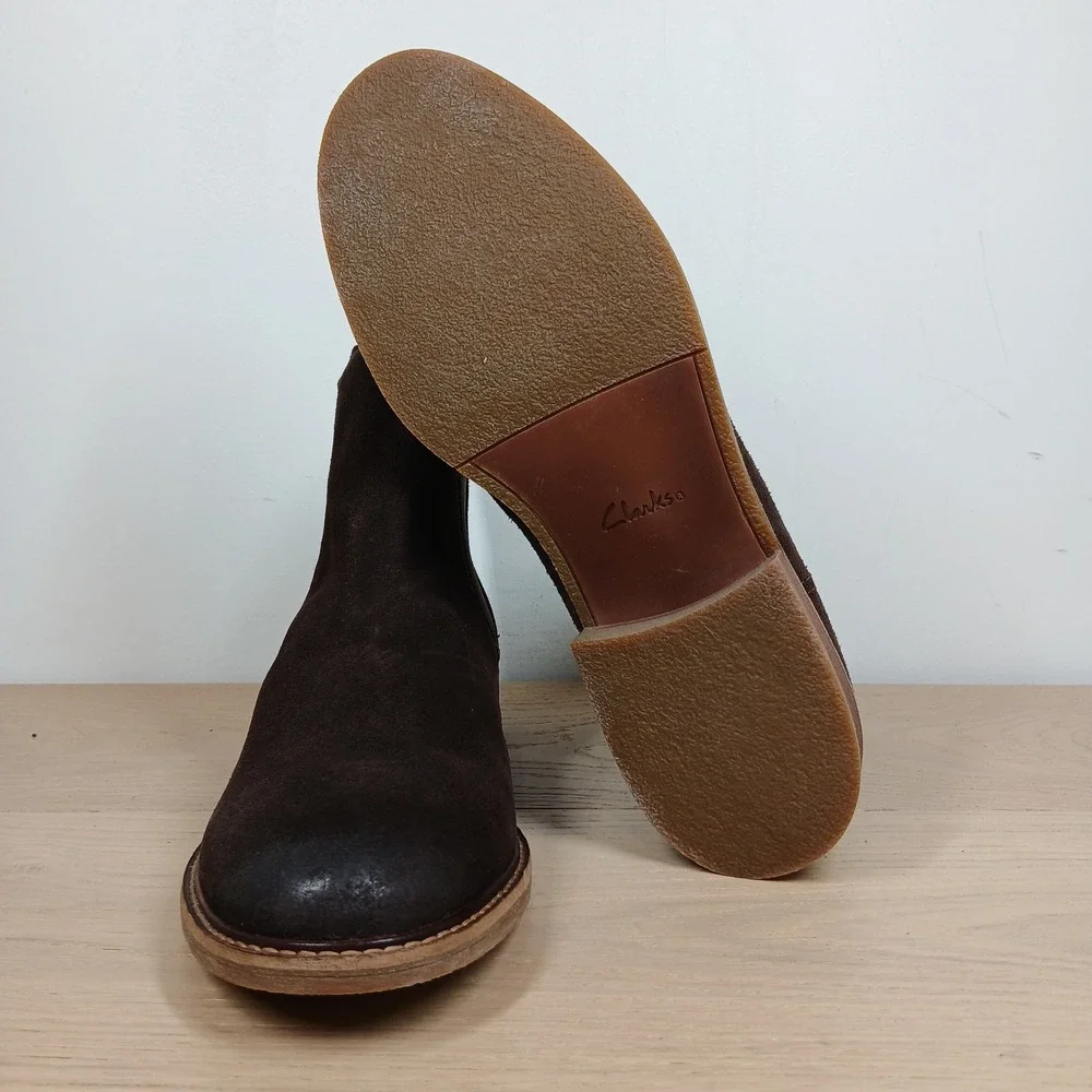 Clarks Chelsea Boots Womens 11W Brown Suede Leather Minimalist Office Classic